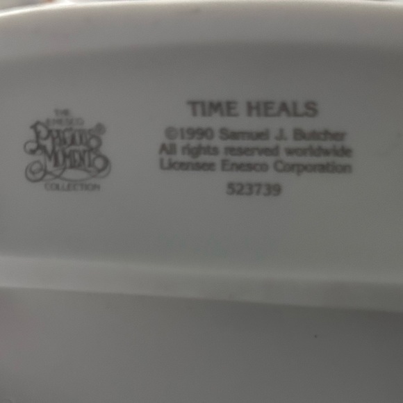 Retired Precious Moments figurine “Time Heals” - Picture 2 of 7